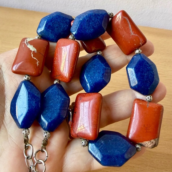 VINTAGE LARGE BLUE LAPIS &BRICK JASPER STONE STATEMENT NECKLACE SILVERTONE METAL